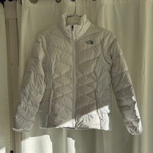 The North Face 550 Women's White Puffer Jacket